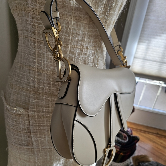 Dior Cream Saddle Shoulder Bag with Gold 'D' Charm - Picture 3 of 5